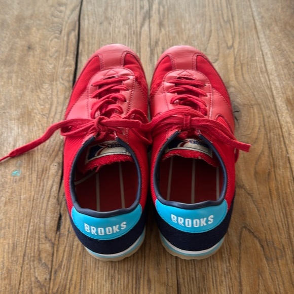 Brooks Heritage Vanguard size 7.5 Retro Style Athletic Shoe - Picture 1 of 4